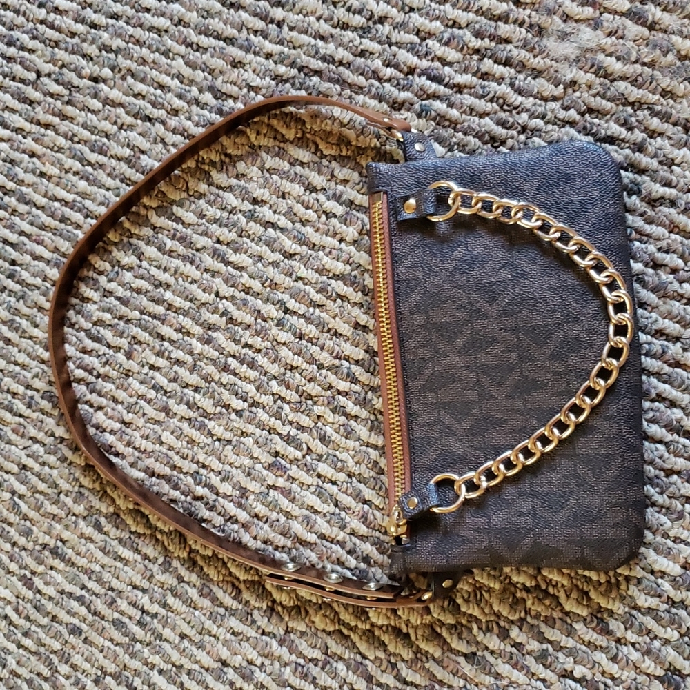 Michael Kors belt bag like brand new size small